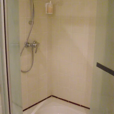 Oda ve Kahvaltı Chateau De Camboulan 3*